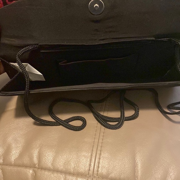 Black clutch purse - Picture 4 of 4